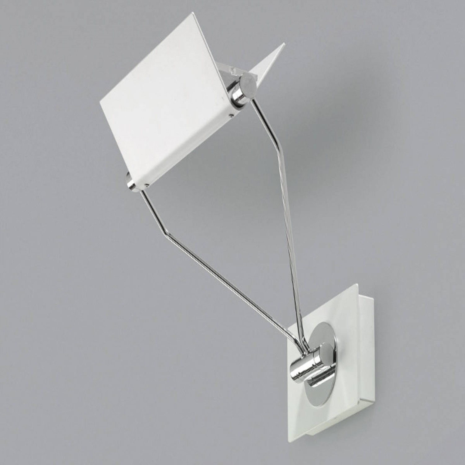 Lampada da parete in metallo verniciato con particolari in cromo, dal  design essenziale,6 luci 4.2W a LED ( 2880Lm, 3000°K ) Pierlux Illuminazione