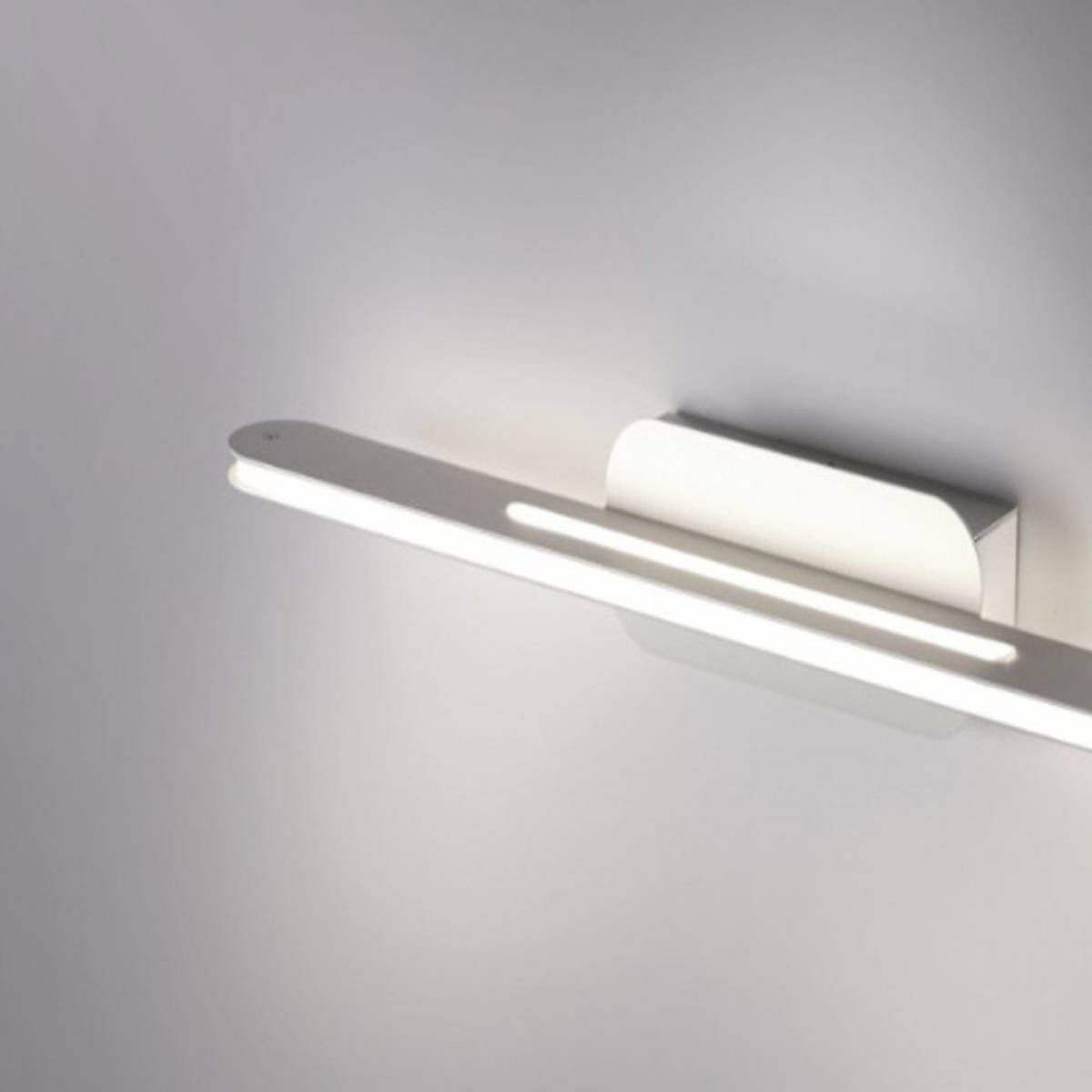 Lampada da parete in metallo verniciato e policarbonato, 2 luce 15W a LED (  3000Lm, 3000°K ) in biemissione